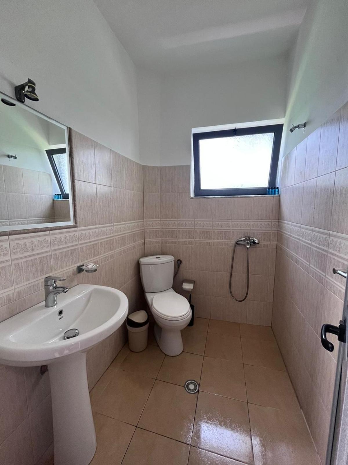 Hotel Primavera Sarande Bagian luar foto